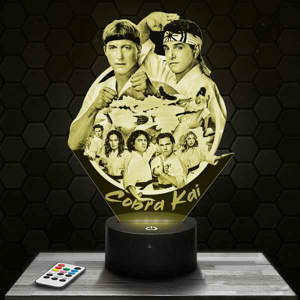 lampe-3d-cobra-kai-600