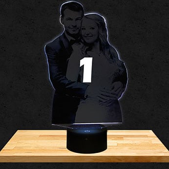 Gepersonaliseerde lamp met uitgesneden contouren warm